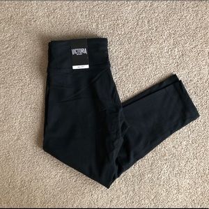 NWT Victoria Sport Anytime Capris